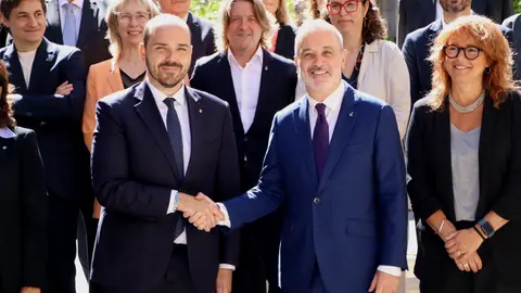 Albert Dalmau i Jaume Collboni, abans de celebrar-se al Palau de la Generalitat la tercera Comissió Bilateral de la legislatura Albert Dalmau i Jaume Collboni, abans de celebrar-se al Palau de la Generalitat la tercera Comissió Bilateral de la legislatura