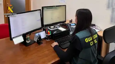Dos investigados en Palencia por estafar online más de 8000 € .