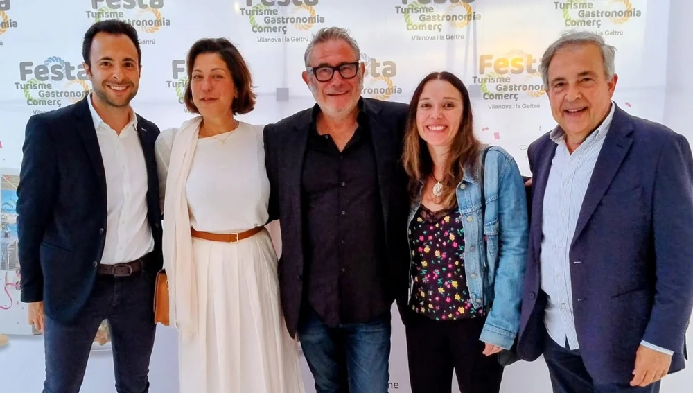 L'equip d'Onda Cero Vilanova amb l'actor Sergi López al sopar gastronòmic del peix L'equip d'Onda Cero Vilanova amb l'actor Sergi López al sopar gastronòmic del peix