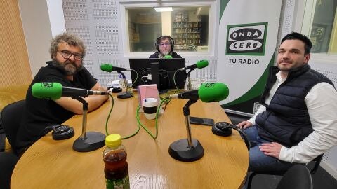 Pablo Dapena e Javier Ancinas con Paco Sarria