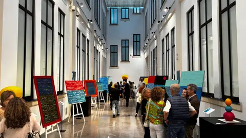 El Museo del Automóvil y la Moda de Málaga inaugura la exposición temporal “Mis ojos, mi mar” del artista Manu Garrido El Museo del Automóvil y la Moda de Málaga inaugura la exposición temporal “Mis ojos, mi mar” del artista Manu Garrido