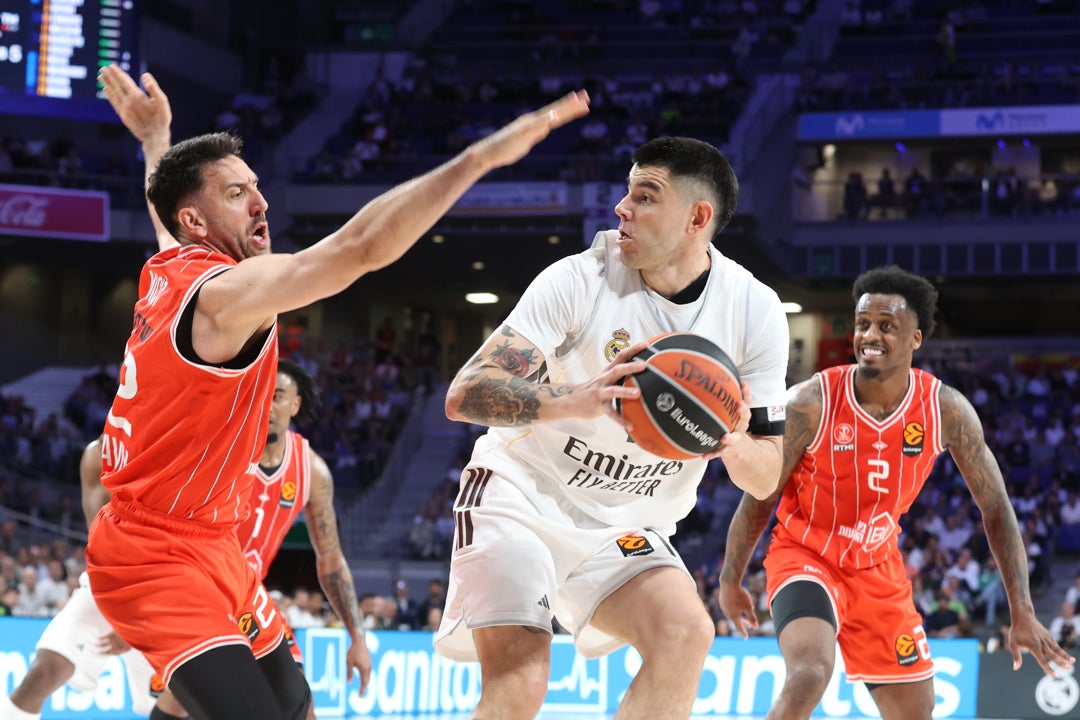 El Real Madrid somete al Hapoel y se mete en la Final Four El Real Madrid somete al Hapoel y se mete en la Final Four