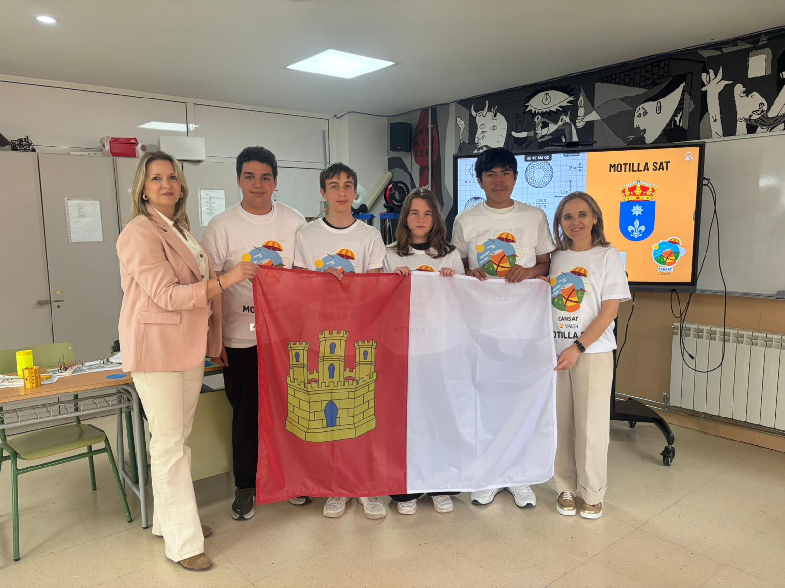 El IES Jorge Manrique vuela hacia la fase nacional del desafío CanSat con un satélite del tamaño de una lata El IES Jorge Manrique vuela hacia la fase nacional del desafío CanSat con un satélite del tamaño de una lata