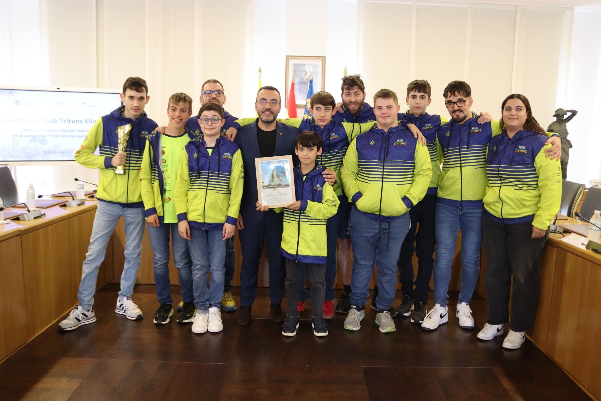 Recepción institucional al Club Tritons por los excelentes resultados en el campeonato nacional de Natación adaptada Recepción institucional al Club Tritons por los excelentes resultados en el campeonato nacional de Natación adaptada