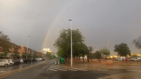 Arcoíris en Elche tras un episodio de lluvia. Arcoíris en Elche tras un episodio de lluvia.