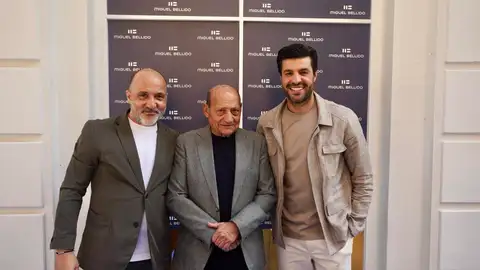 Miguel Torres acompaña a Miguel Bellido en la apertura de su primera tienda Miguel Torres acompaña a Miguel Bellido en la apertura de su primera tienda