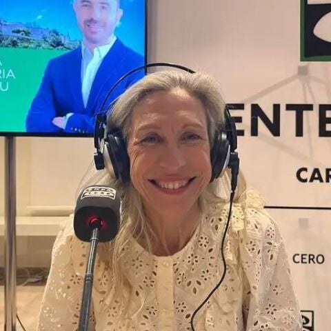 Carmen Ferrer, alcaldesa de Santa Eulària, durante la grabación del programa