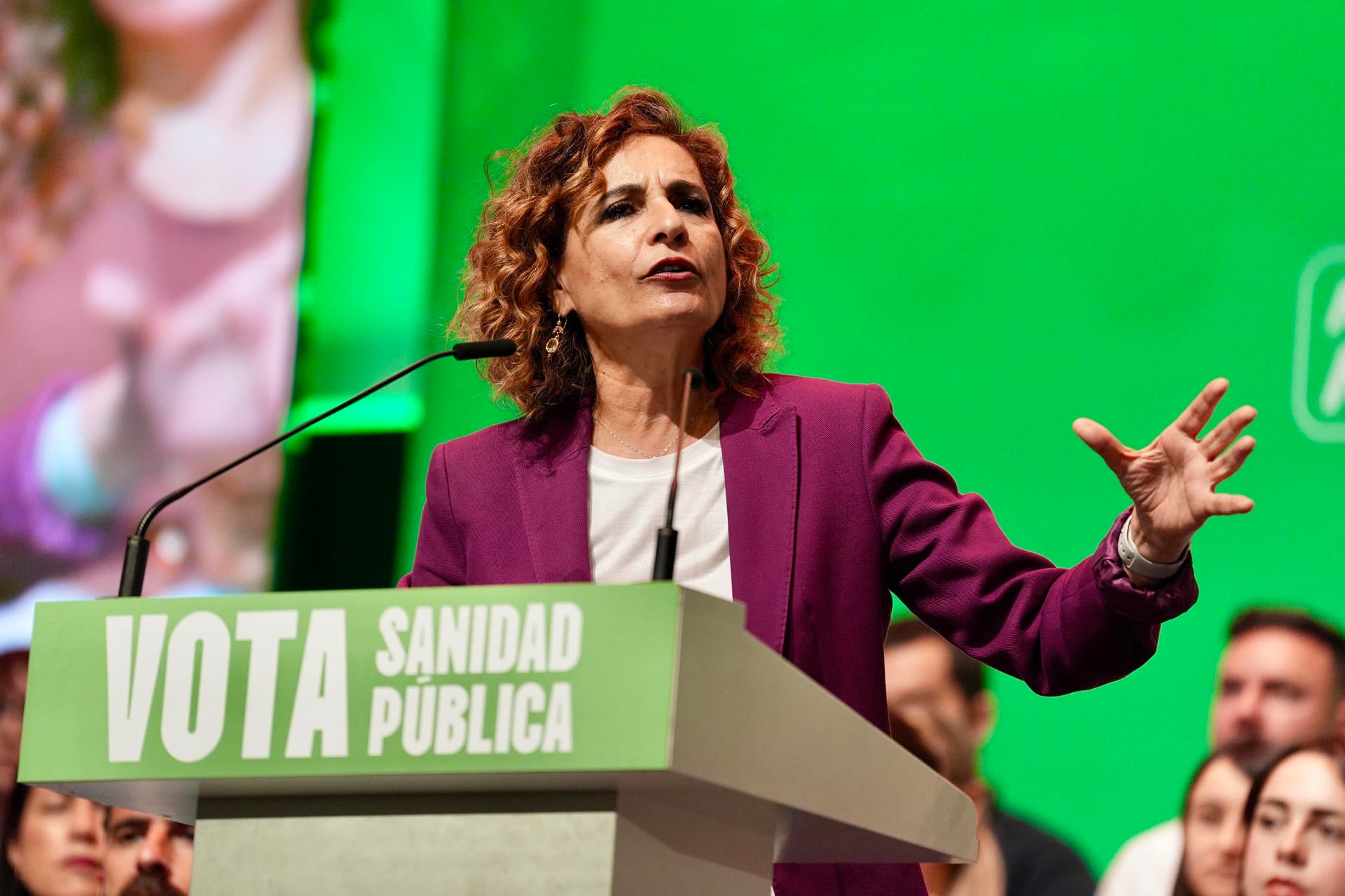 VOTA: ¿Cree que María Jesús Montero debería disculparse con la Guardia Civil? VOTA: ¿Cree que María Jesús Montero debería disculparse con la Guardia Civil?