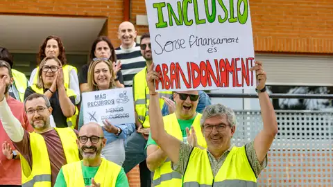 Más del 80% de los docentes de la Marina Baixa se suma a la huelga indefinida iniciada este lunes Más del 80% de los docentes de la Marina Baixa se suma a la huelga indefinida iniciada este lunes