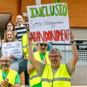 Más del 80% de los docentes de la Marina Baixa se suma a la huelga indefinida iniciada este lunes Más del 80% de los docentes de la Marina Baixa se suma a la huelga indefinida iniciada este lunes