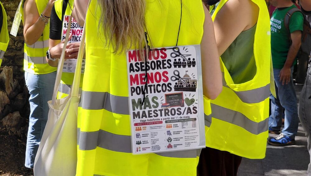 Una profesora pide menos cargos públicos y más para la educación pública