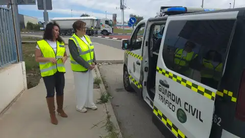 Tráfico intensifica en Castellón los controles contra las distracciones al volante Tráfico intensifica en Castellón los controles contra las distracciones al volante
