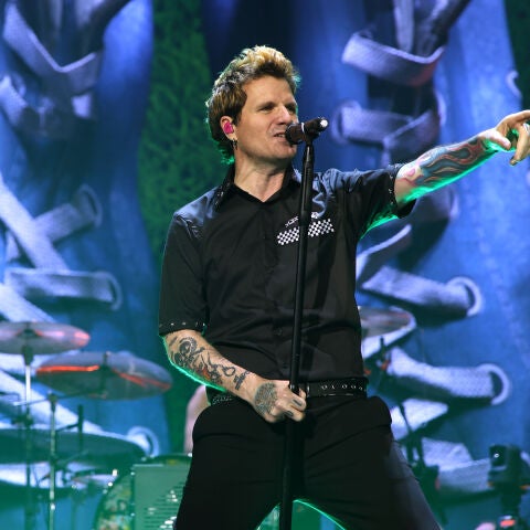 Dani Martín durante uno de sus dos conciertos en el Roig Arena 