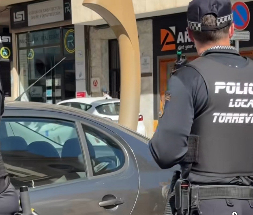 Torrevieja reforzará la seguridad en el centro urbano con un nuevo retén de la Policía Local ubicado en la calle Joaquín Chapaprieta Torrevieja reforzará la seguridad en el centro urbano con un nuevo retén de la Policía Local ubicado en la calle Joaquín Chapaprieta