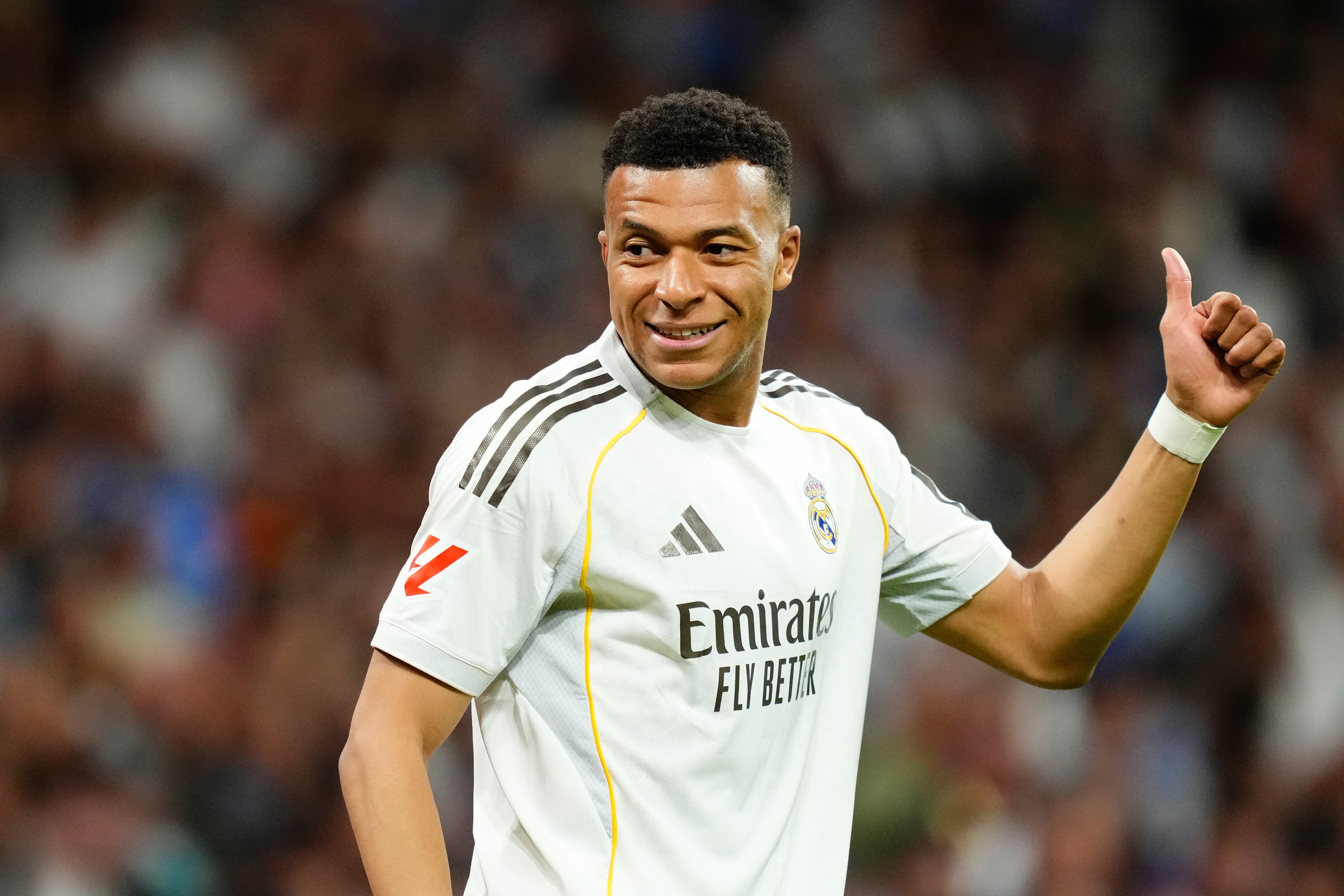 Todos los gestos de Mbappé que han encendido al madridismo: de su viaje a Italia a sus estratégicas publicaciones Todos los gestos de Mbappé que han encendido al madridismo: de su viaje a Italia a sus estratégicas publicaciones