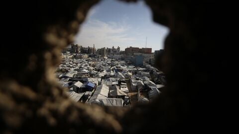 10 de mayo de 2026, Territorios Palestinos, Gaza: Vista de tiendas de campa&ntilde;a que albergan a palestinos desplazados en la ciudad de Gaza.