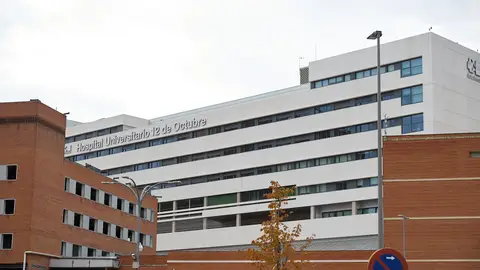 Fachada del Hospital Universitario 12 de Octubre El 12 de Octubre realiza con éxito la primera operación robótica en España a un bebé con obstrucción renal