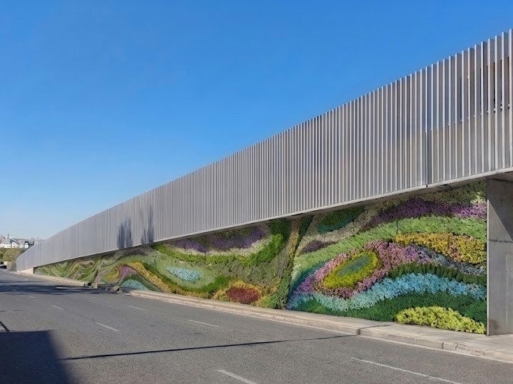 El nuevo Scalextric de Puente de Vallecas: un jardín vertical contra el ruido y más zonas peatonales El nuevo Scalextric de Puente de Vallecas: un jardín vertical contra el ruido y más zonas peatonales