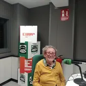 Lourdes, en los estudios de Onda Cero Vila-rela, ha sido muy generosa compartiendo su día a día con nosotros. Lourdes, en los estudios de Onda Cero Vila-rela, ha sido muy generosa compartiendo su día a día con nosotros.