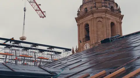 La Catedral de Málaga inicia la construcción del frontón para culminar su fachada principal La Catedral de Málaga inicia la construcción del frontón para culminar su fachada principal