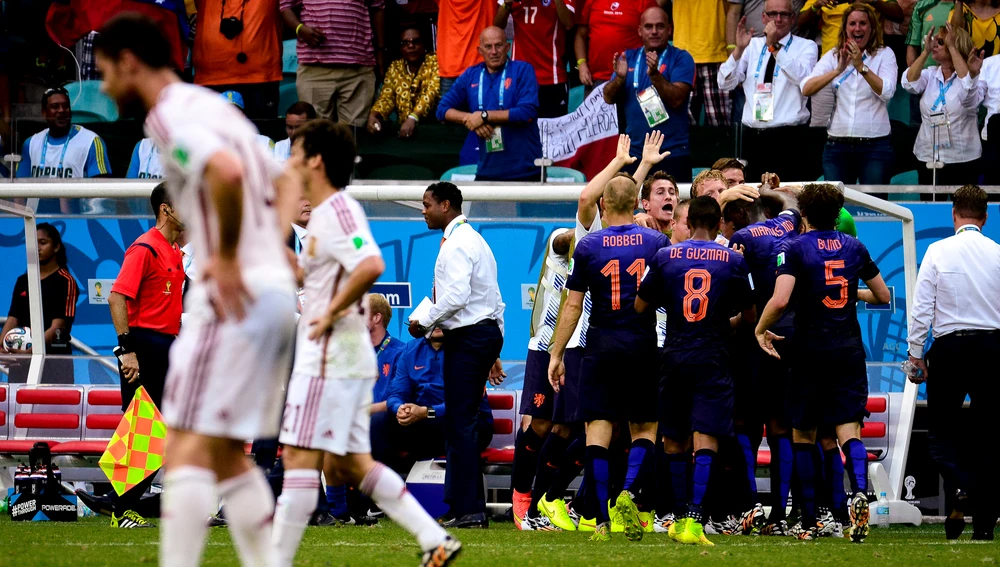 Imagen de la selección holandesa celebrando la victoria por 5 goles a 1 frente a España. Imagen de la selección holandesa celebrando la victoria por 5 goles a 1 frente a España.
