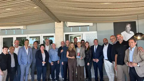 Equipos y clubs de la comarca homenajean a la familia Caballé por su compromiso deportivo a través de la Cadena Servigroup Equipos y clubs de la comarca homenajean a la familia Caballé por su compromiso deportivo a través de la Cadena Servigroup