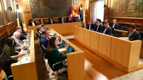 La Diputación tendrá que volver a llevar al pleno el Plan de Cooperación para aprobar correcciones, lo que supondrá retrasos en las adjudicaciones La Diputación tendrá que volver a llevar al pleno el Plan de Cooperación para aprobar correcciones, lo que supondrá retrasos en las adjudicaciones