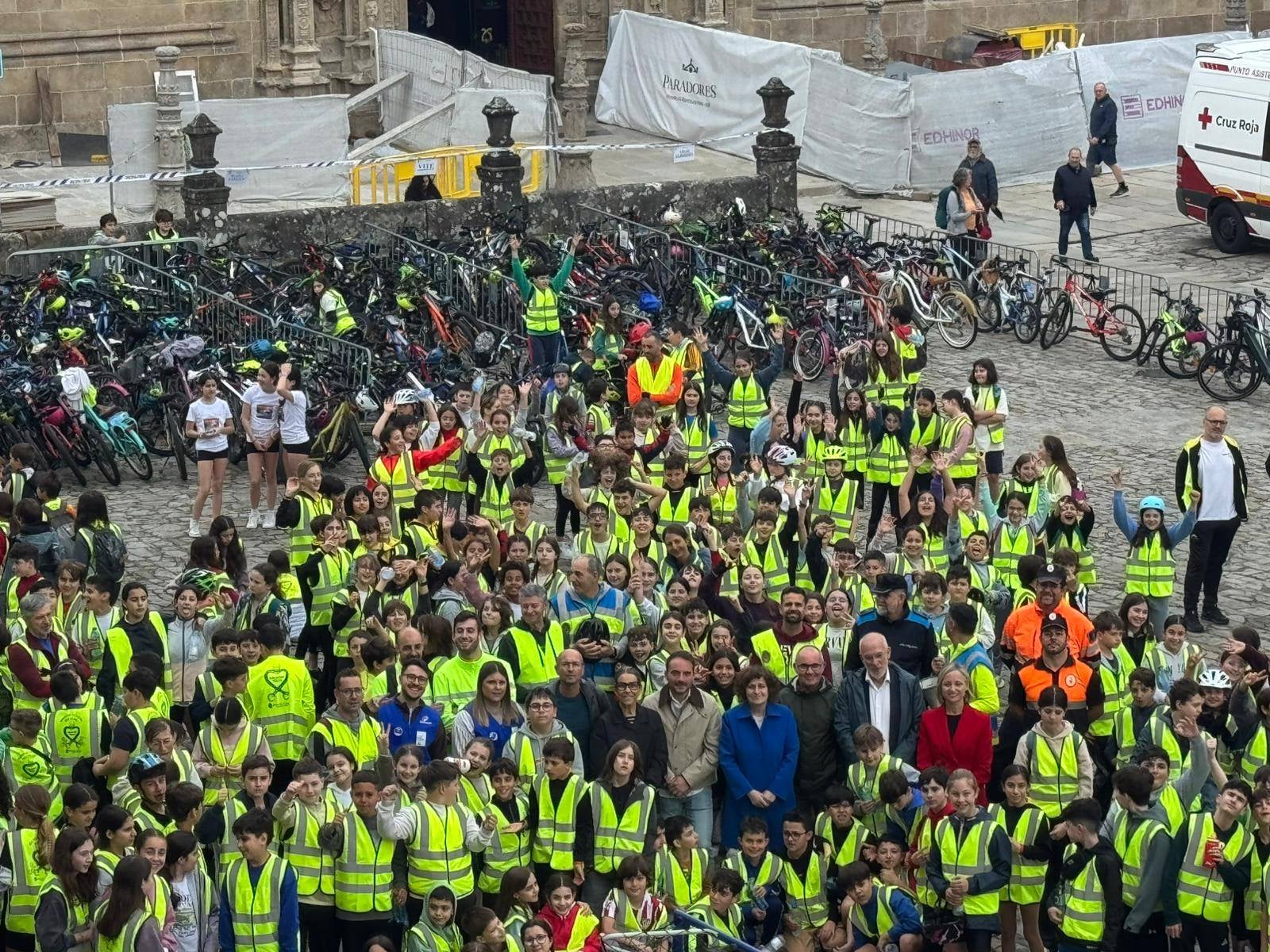 El departamento de Educación Vial de la Policía Local de Santiago acompaña a más de 500 escolares en la VI Marcha Ciclista Escolar El departamento de Educación Vial de la Policía Local de Santiago acompaña a más de 500 escolares en la VI Marcha Ciclista Escolar