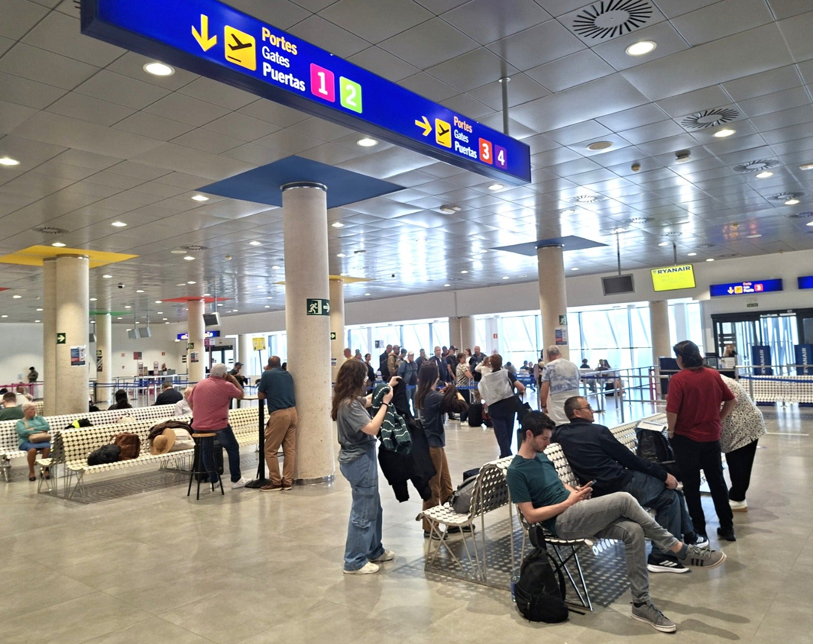 El aeropuerto de Castellón logra su mejor abril histórico y supera los 32.000 pasajeros mientras amplía su red de rutas El aeropuerto de Castellón logra su mejor abril histórico y supera los 32.000 pasajeros mientras amplía su red de rutas