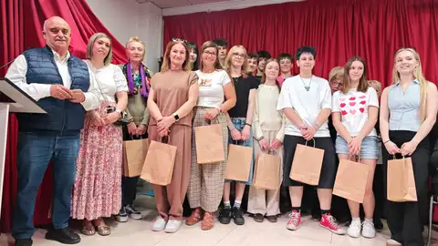 Callosa d’en Sarrià recibe a estudiantes europeos dentro del programa Erasmus+ del IES Rodolfo Llopis Callosa d’en Sarrià recibe a estudiantes europeos dentro del programa Erasmus+ del IES Rodolfo Llopis