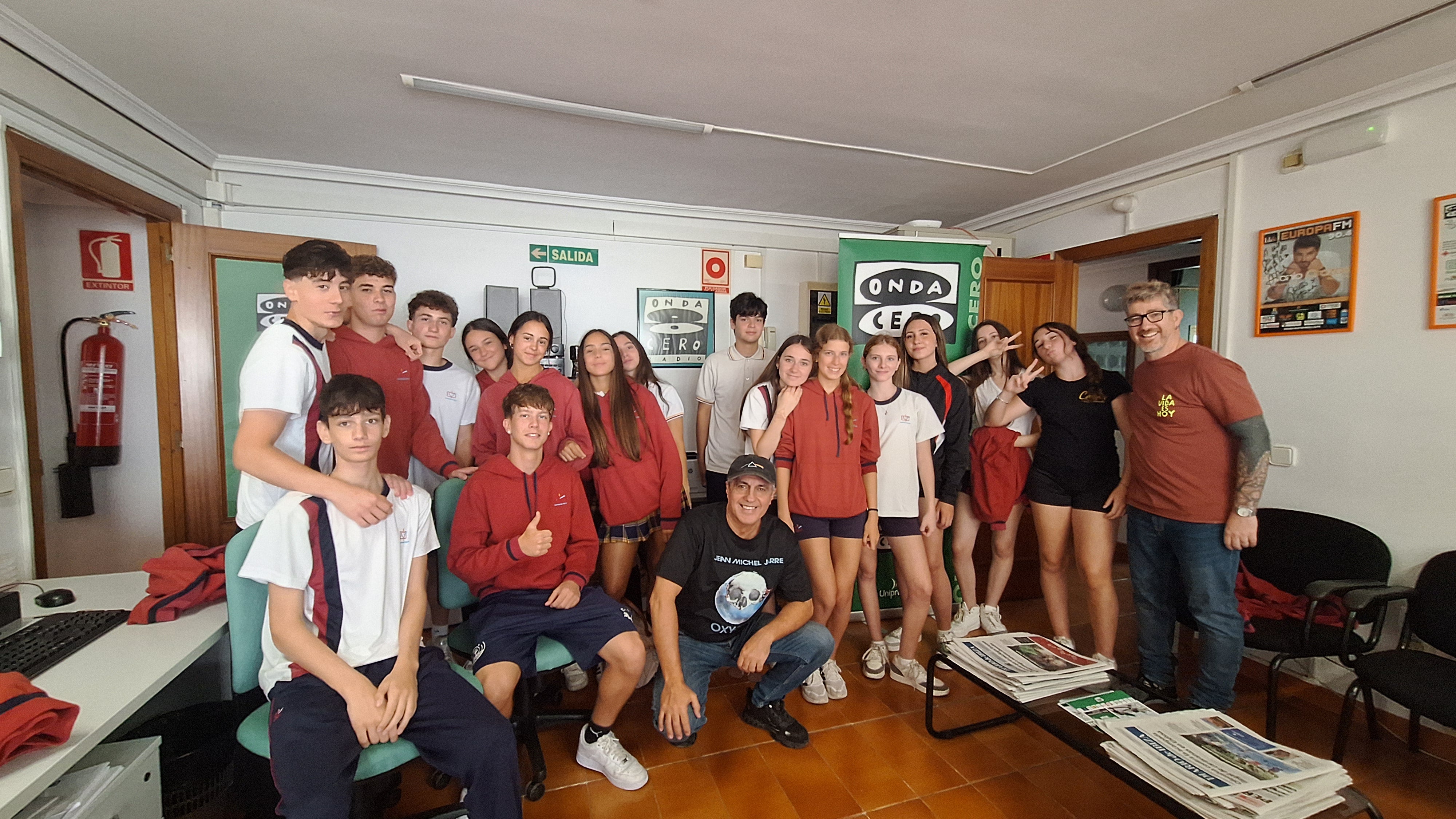Alumnos de La Consolación visitan Onda Cero Alumnos de La Consolación visitan Onda Cero