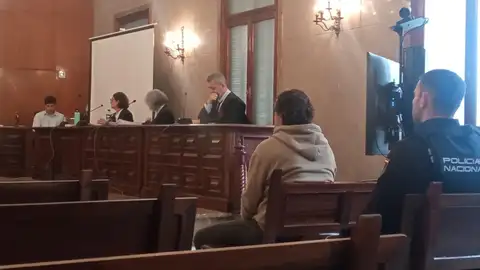 Los forenses confirman que la víctima del crimen de la Colònia de Sant Jordi tenía el rostro desfigurado Los forenses confirman que la víctima del crimen de la Colònia de Sant Jordi tenía el rostro desfigurado