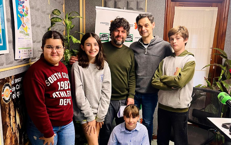 ENTREVISTA: Hablamos sobre el proyecto Saca les Castañes del Fueu, en el que participaron los alumnos del colegio El Plaganón de Sebares ENTREVISTA: Hablamos sobre el proyecto Saca les Castañes del Fueu, en el que participaron los alumnos del colegio El Plaganón de Sebares