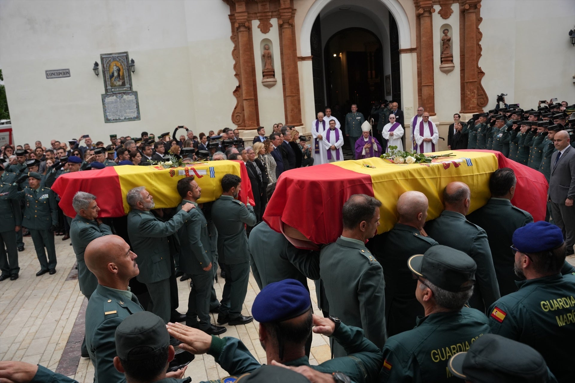 Ertzainas, Mossos, policías locales, bomberos o toreros: "¿Y por qué la Guardia Civil no es profesión de riesgo?" Ertzainas, Mossos, policías locales, bomberos o toreros: "¿Y por qué la Guardia Civil no es profesión de riesgo?"