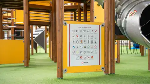 La Ciudad de la Infancia de Mérida refuerza la accesibilidad con paneles informativos para personas con discapacidad La Ciudad de la Infancia de Mérida refuerza la accesibilidad con paneles informativos para personas con discapacidad
