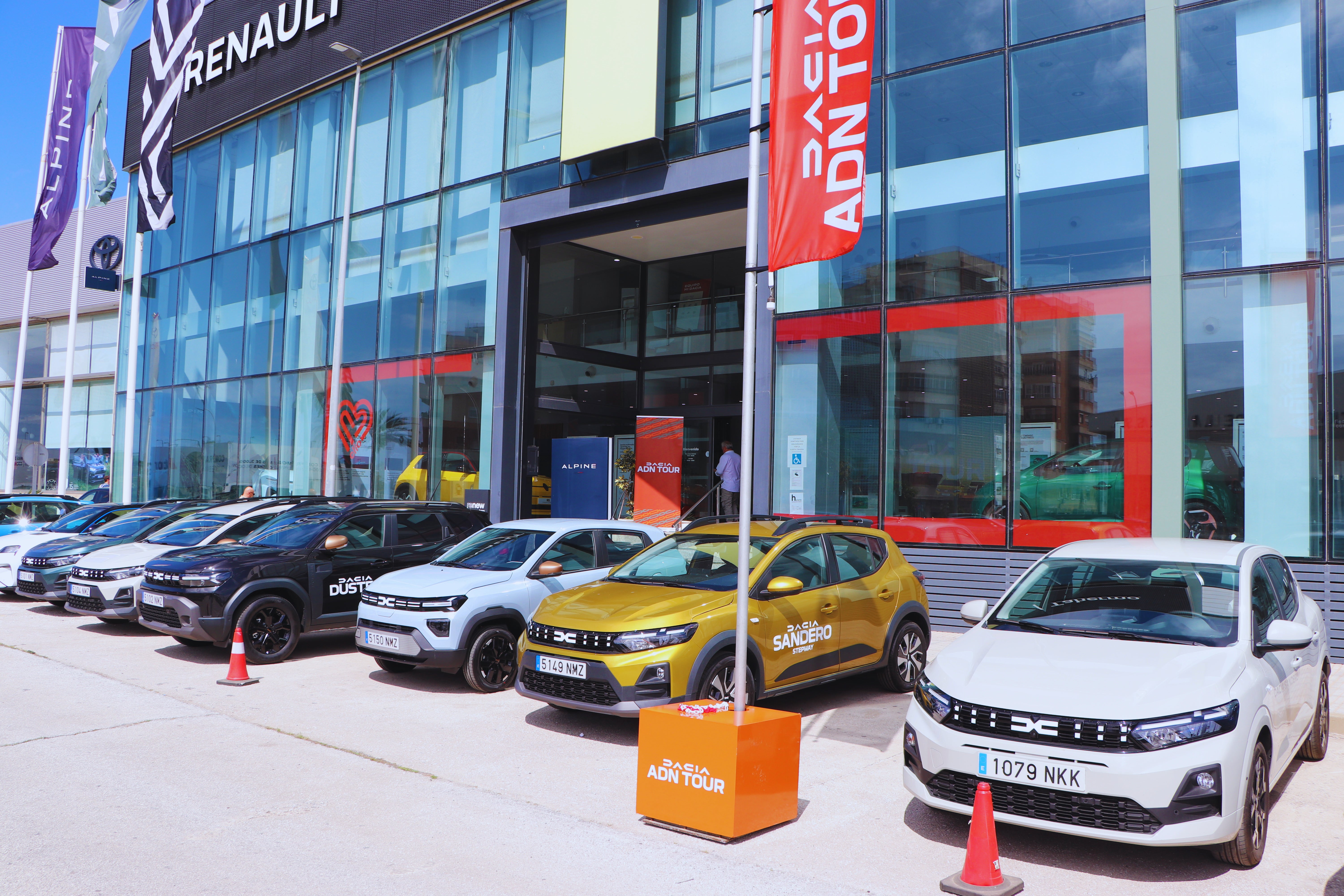 Tahermo acoge en Málaga el Dacia ADN Tour, la gira nacional con la que la marca presenta su nuevo plan estratégico Tahermo acoge en Málaga el Dacia ADN Tour, la gira nacional con la que la marca presenta su nuevo plan estratégico