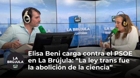 Elisa Beni en los estudios de Onda Cero durante una entrevista en La Brújula Elisa Beni en los estudios de Onda Cero durante una entrevista en La Brújula