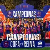 El Barça femenino celebra su duodécima Copa de la Reina 