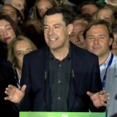 Juanma Moreno: "No hemos sacado matrícula de honor, pero hemos sacado un sobresaliente"