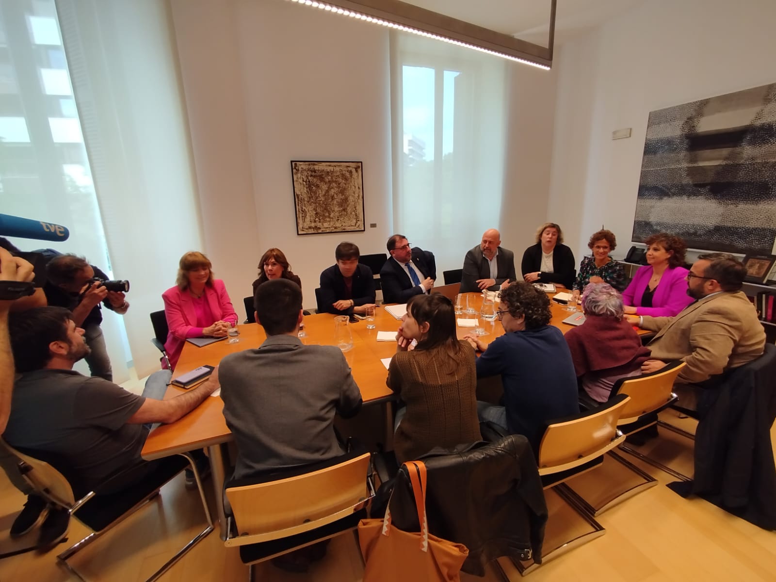 Los socios de gobierno encauzan sus diferencias tras las discrepancias en torno al cierre de aulas en la concertada Los socios de gobierno encauzan sus diferencias tras las discrepancias en torno al cierre de aulas en la concertada