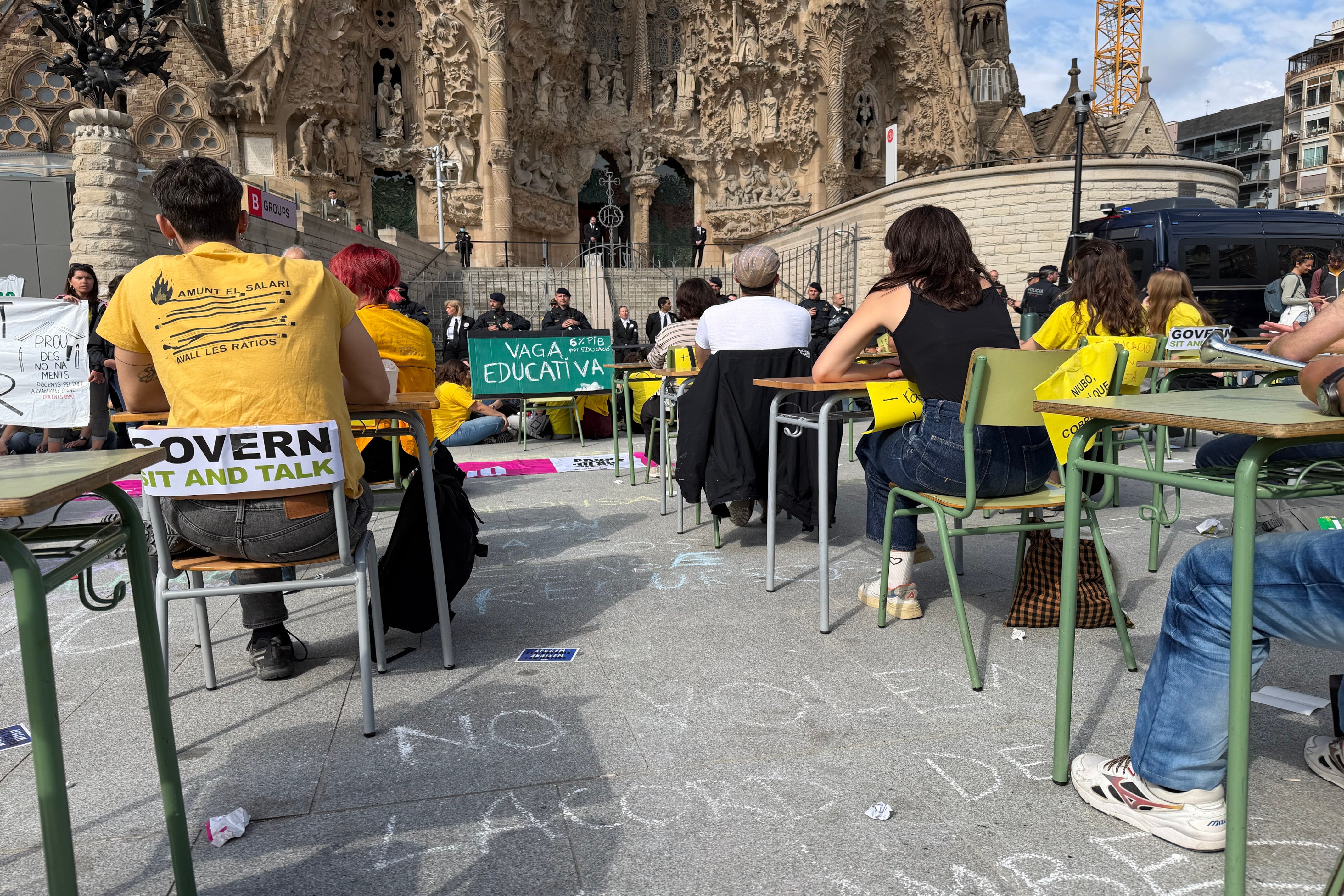 Docents bloquegen la Sagrada Família durant la vaga educativa a Barcelona Docents bloquegen la Sagrada Família durant la vaga educativa a Barcelona