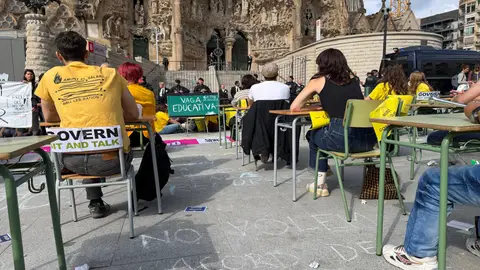 Docents bloquegen la Sagrada Família durant la vaga educativa a Barcelona Docents bloquegen la Sagrada Família durant la vaga educativa a Barcelona