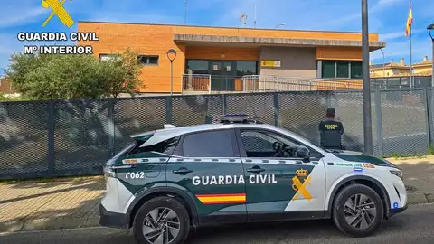 Una mujer y su perro, heridos de gravedad por varios perros en Galápagos Una mujer y su perro, heridos de gravedad por varios perros en Galápagos
