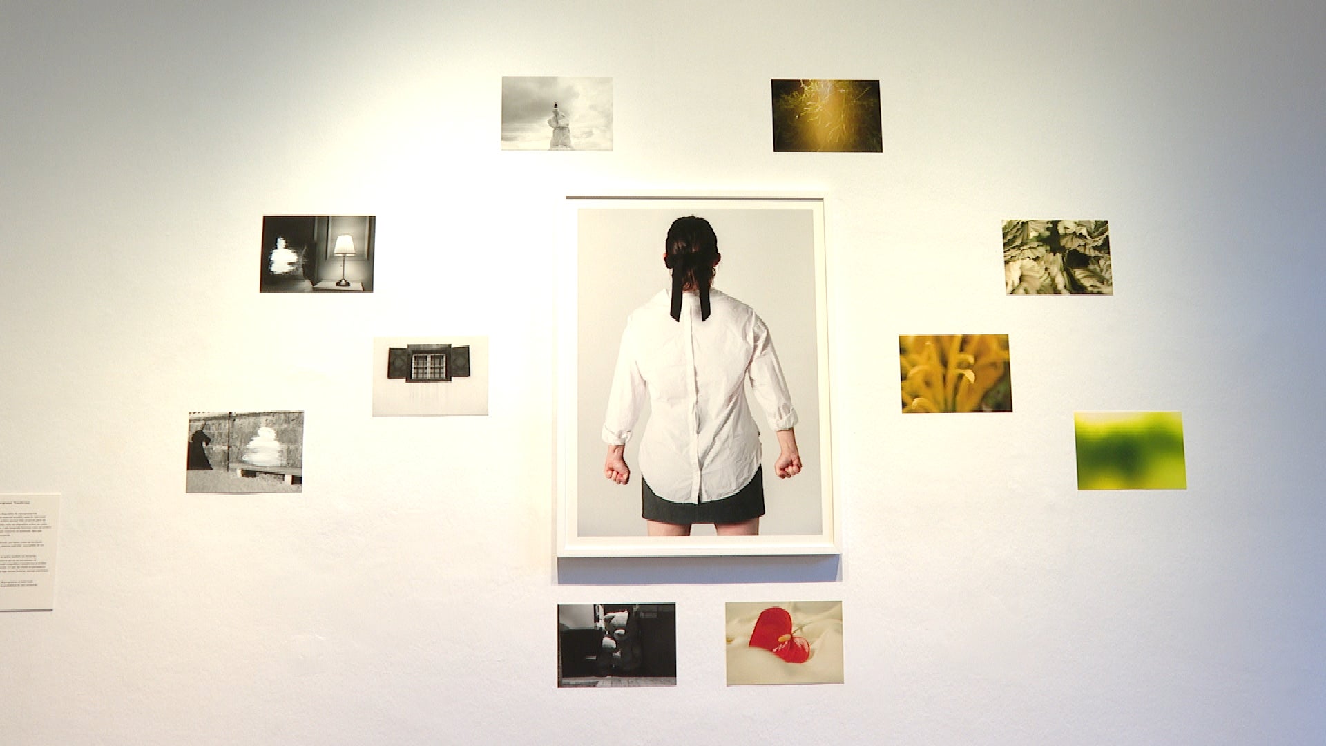 'Material Sensible': Superar l'abús sexual infantil a través de la fotografia 'Material Sensible': Superar l'abús sexual infantil a través de la fotografia
