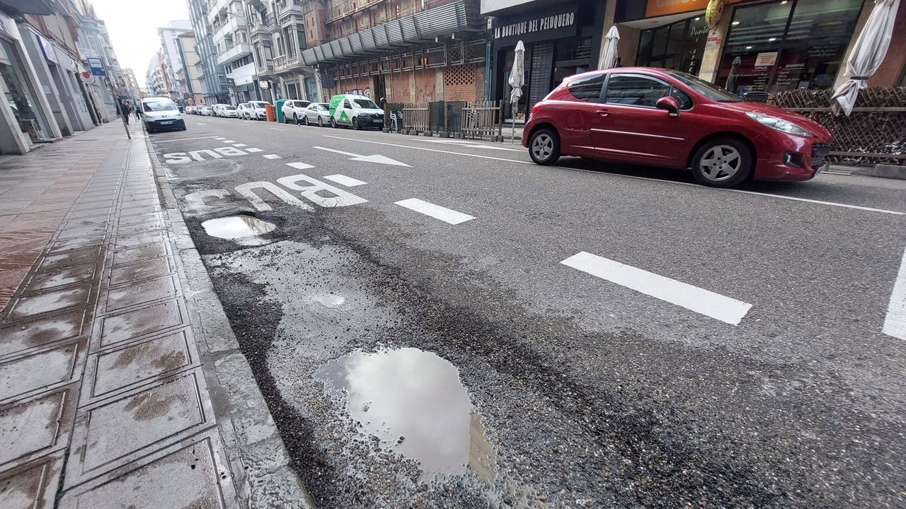 El Ayuntamiento iniciará en julio una reforma integral del pavimento de la calzada de Padre Isla El Ayuntamiento iniciará en julio una reforma integral del pavimento de la calzada de Padre Isla