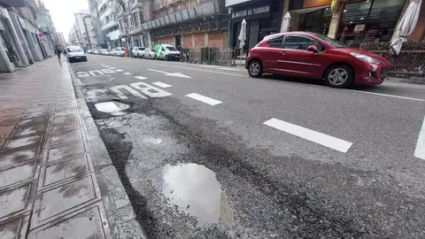 El Ayuntamiento iniciará en julio una reforma integral del pavimento de la calzada de Padre Isla El Ayuntamiento iniciará en julio una reforma integral del pavimento de la calzada de Padre Isla