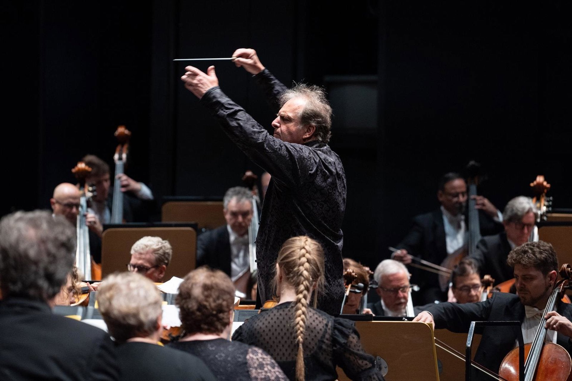 La ROSS culmina en el Teatro de la Maestranza su temporada dedicada a Mahler con la Sinfonía 6 'Trágica' La ROSS culmina en el Teatro de la Maestranza su temporada dedicada a Mahler con la Sinfonía 6 'Trágica'