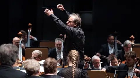 La ROSS culmina en el Teatro de la Maestranza su temporada dedicada a Mahler con la Sinfonía 6 'Trágica' La ROSS culmina en el Teatro de la Maestranza su temporada dedicada a Mahler con la Sinfonía 6 'Trágica'