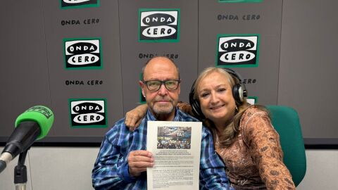 Ana Babiloni y Juan Traver en los estudios de Onda Cero Castell&oacute;n. 
