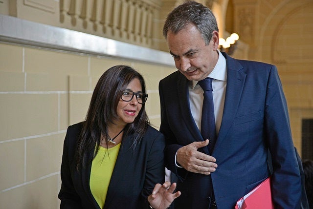 Zapatero y Delcy Rodríguez en una foto de archivo Zapatero y Delcy Rodríguez en una foto de archivo